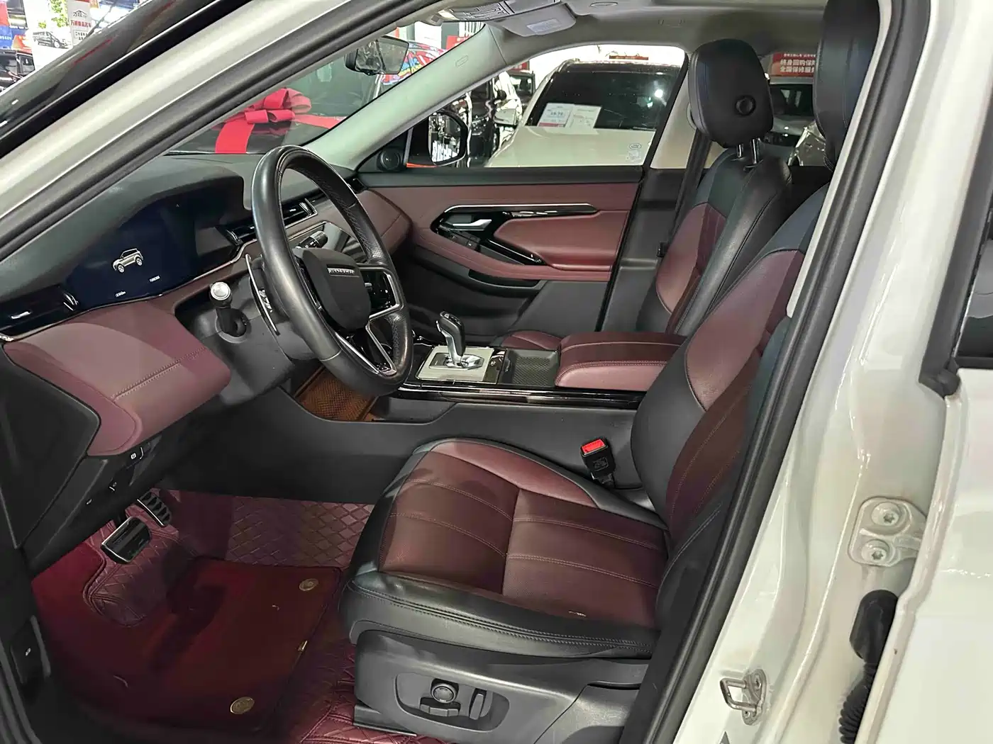 Land Rover Range Rover Evoque 2022 Facelift Range Rover Evoque L 249PS R-Dynamic Luxury фото 15