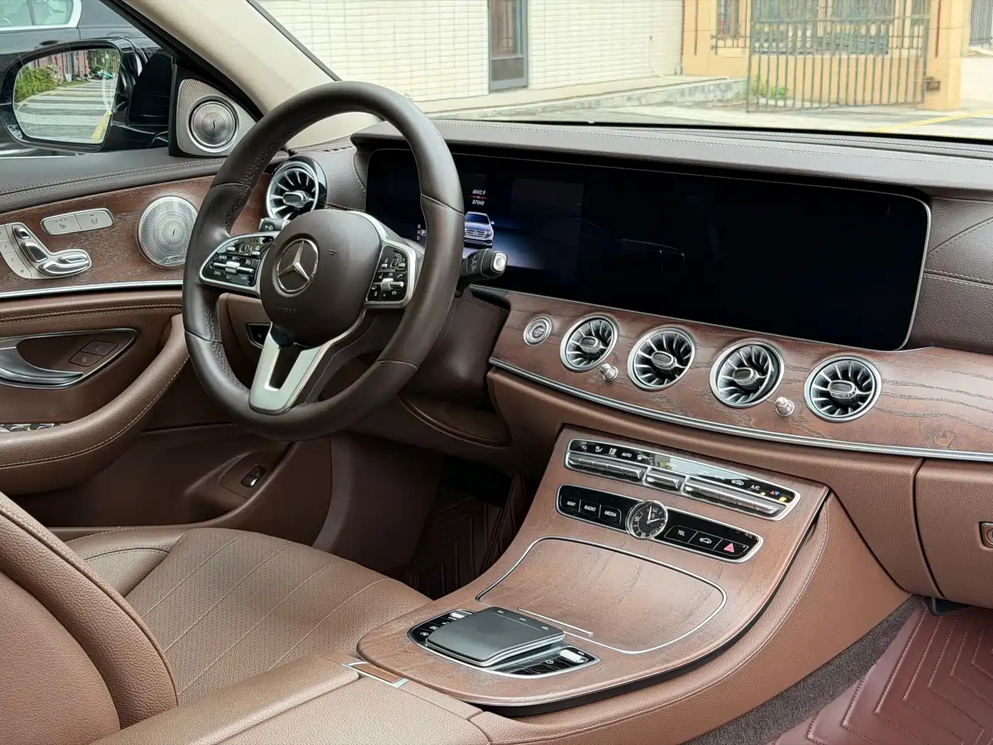 Mercedes-Benz E-Class 2020 E 300 L Fashion фото 8