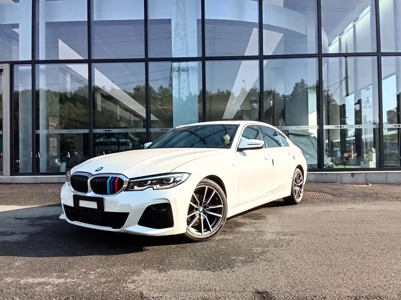 Photo 1 - BMW 3 Series