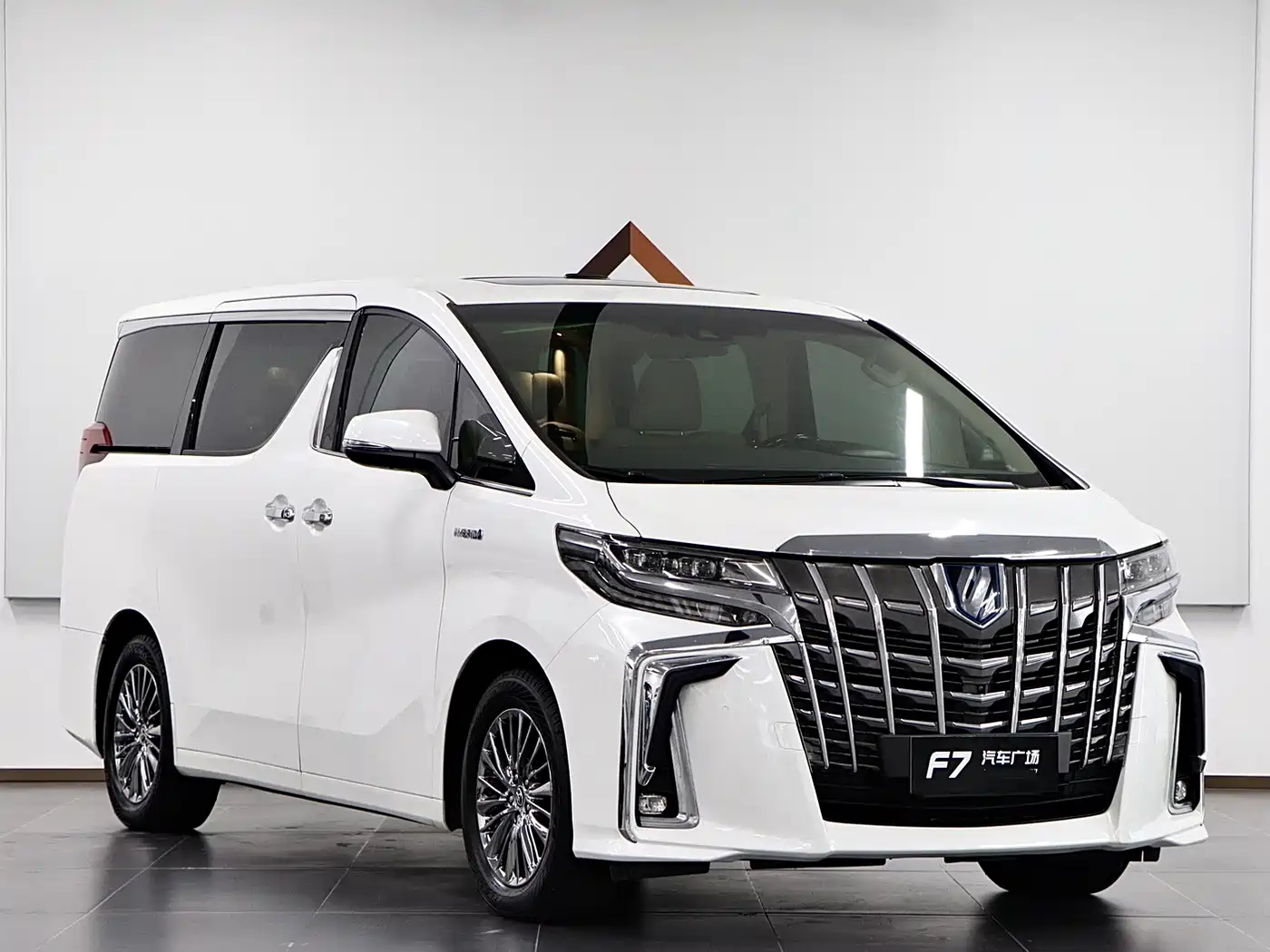 Toyota Alphard 2021 Hybrid 2.5L Premium фото 3