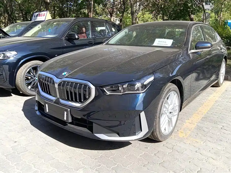 BMW 5 Series 2024 525Li M Sport Package