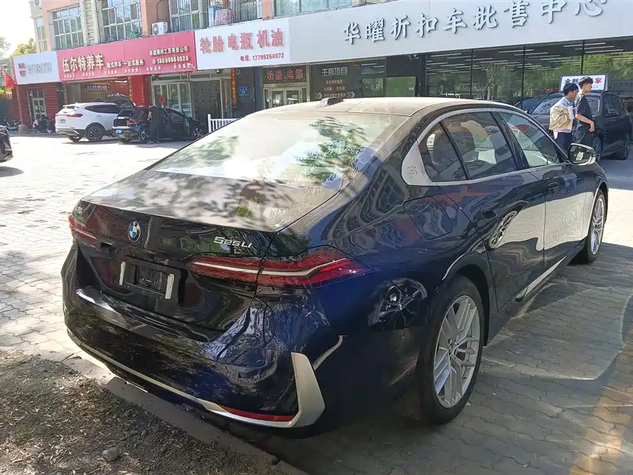 BMW 5 Series 2024 525Li M Sport Package фото 3