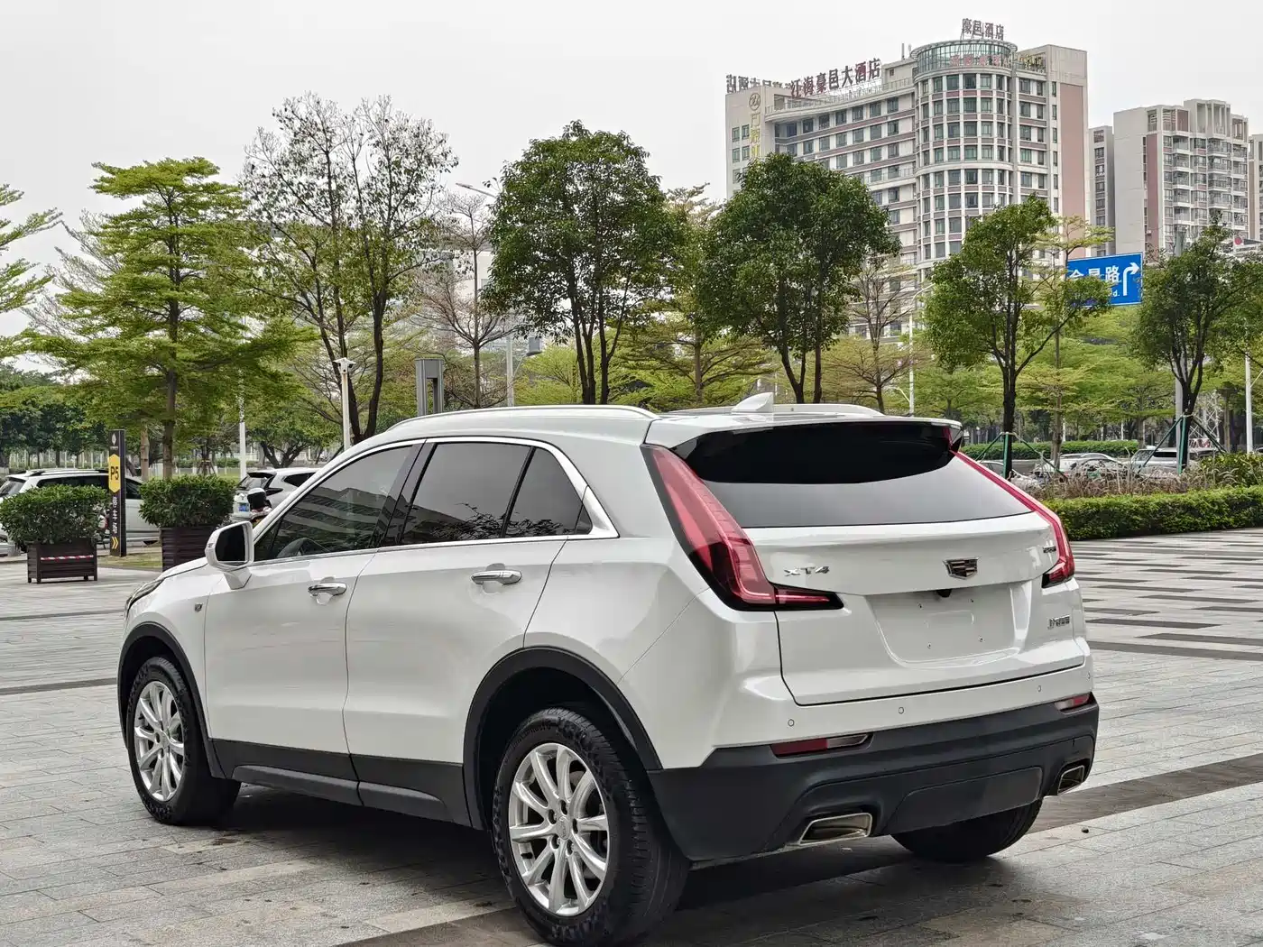 CADILLAC XT4
