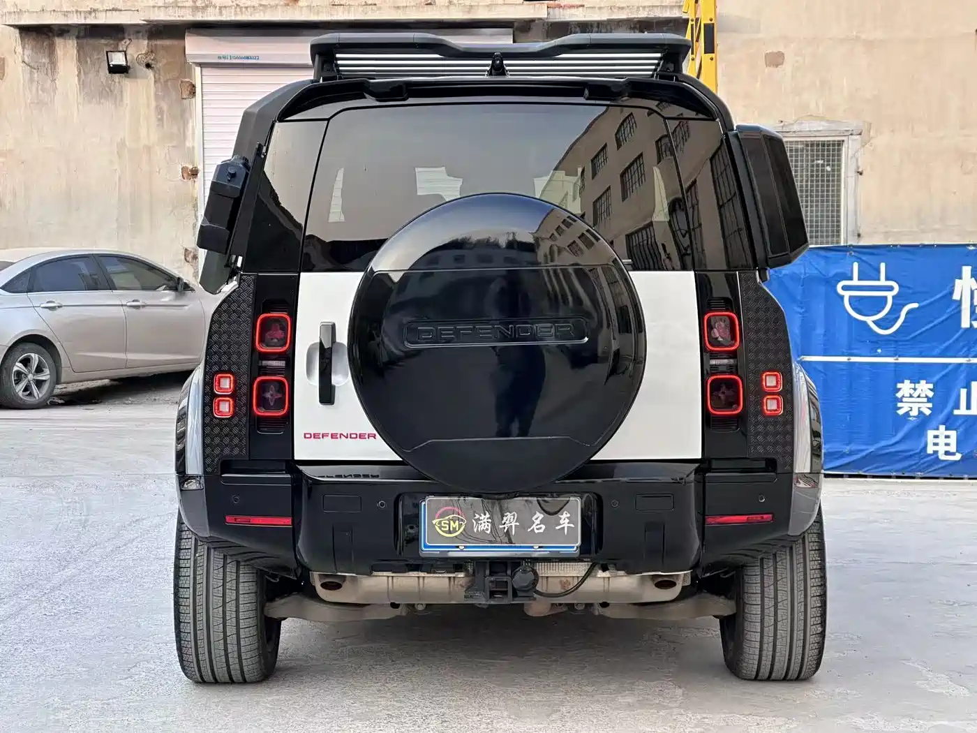 Land Rover Defender 2021 90 P400 X-DYNAMIC S фото 6