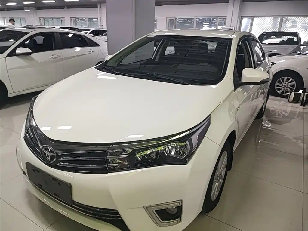 Toyota Corolla 2014 1.6L CVT GL фото 2