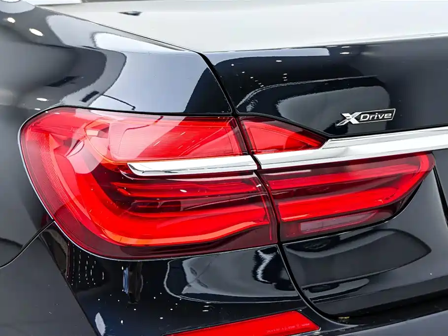 BMW 7 Series 2018 740Li xDrive Premium Type M Sport Package фото 9