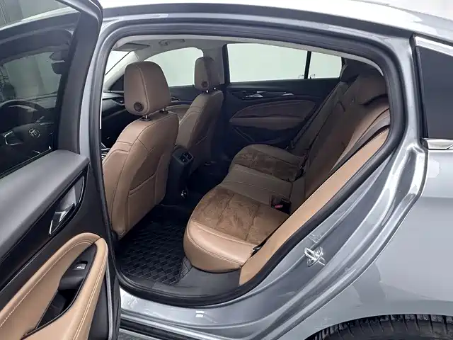Фото 14 - Buick Regal