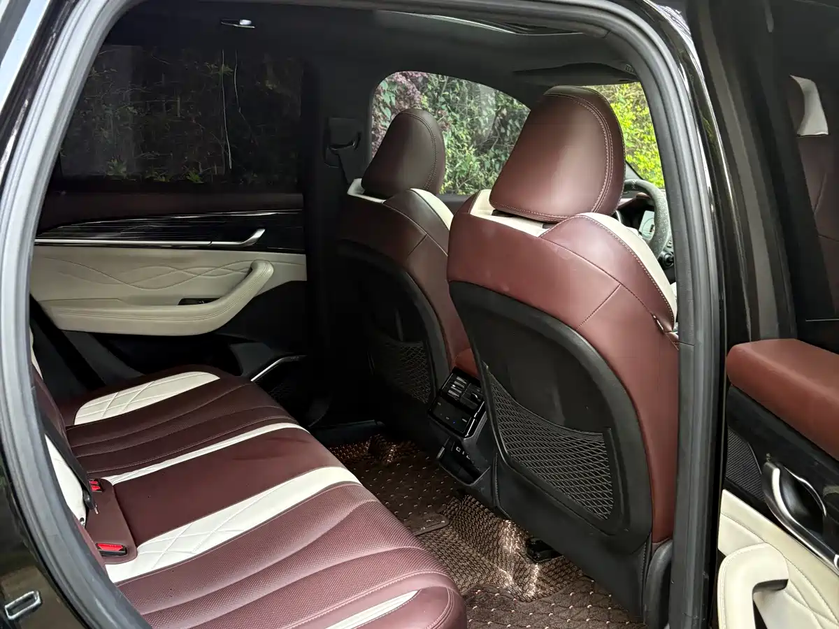 Фото 8 - Geely Xingyue L