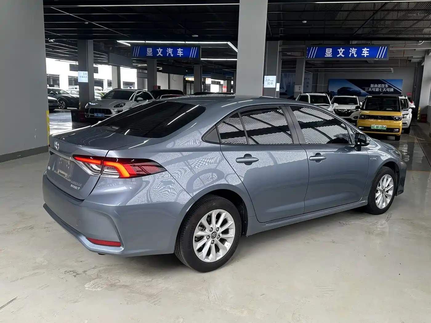 Фото 5 - Toyota Corolla