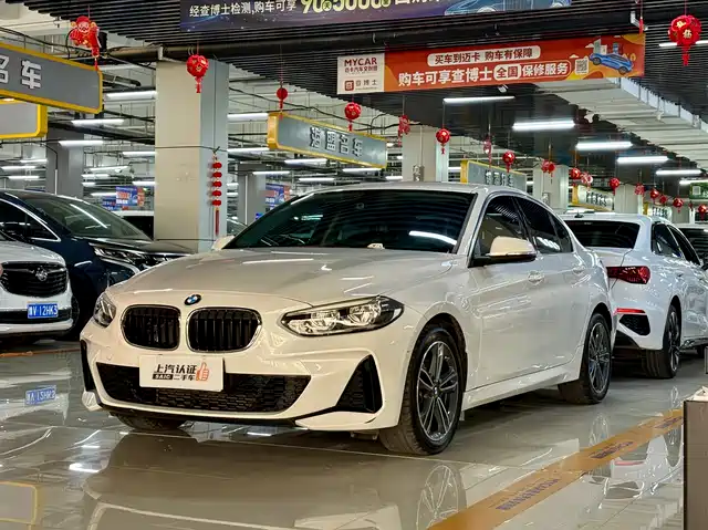 BMW 1 Series 2022 120i M Sport — фото 1