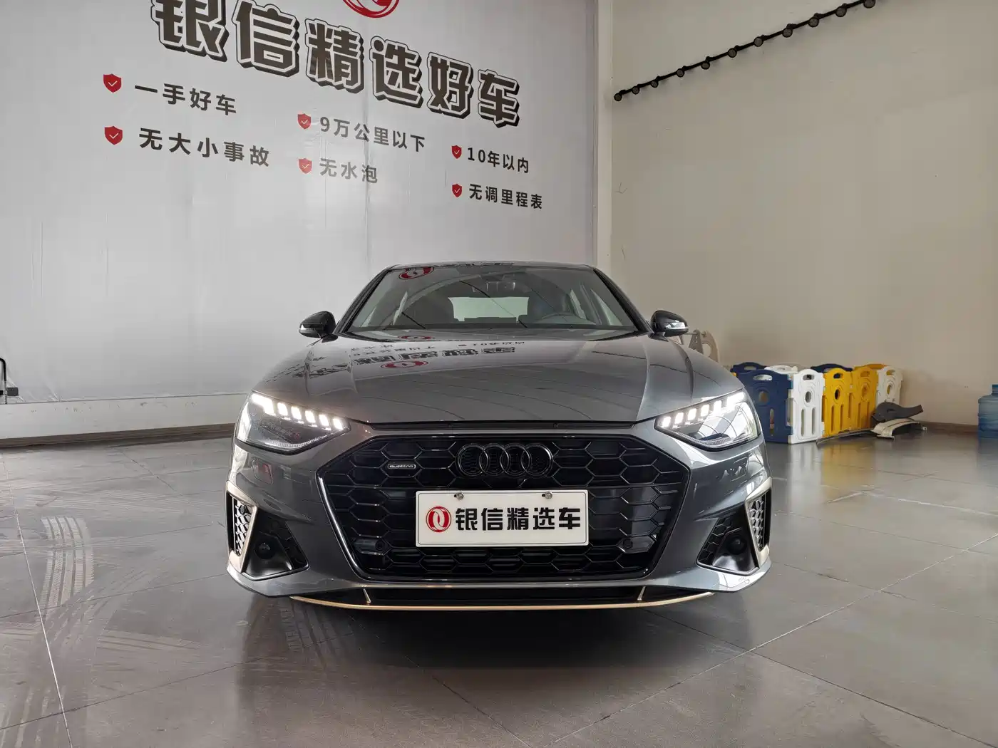 Фото 2 - Audi A4L