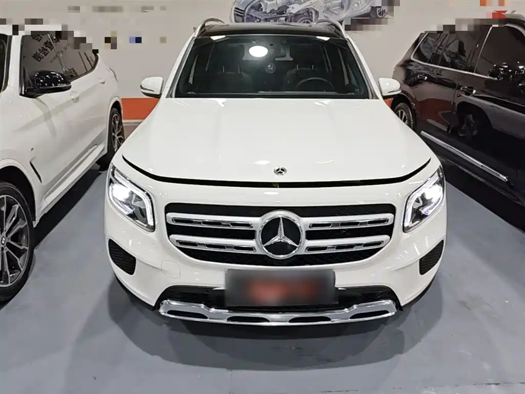 MERCEDES-BENZ GLB