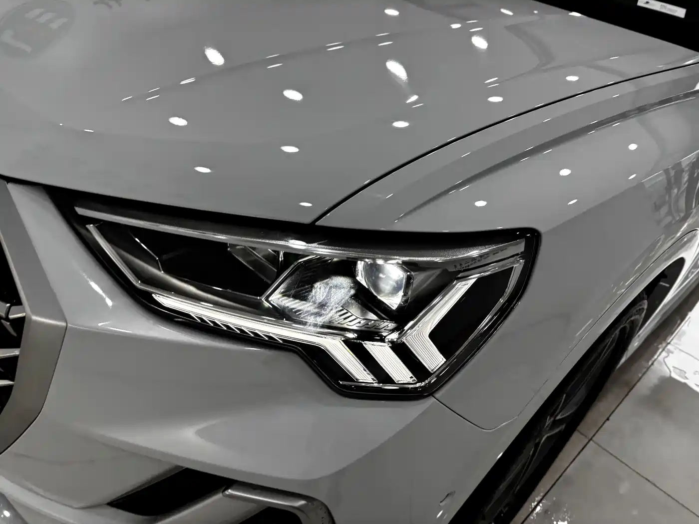 Audi Q3 2024 40 TFSI Fashion Sport фото 9