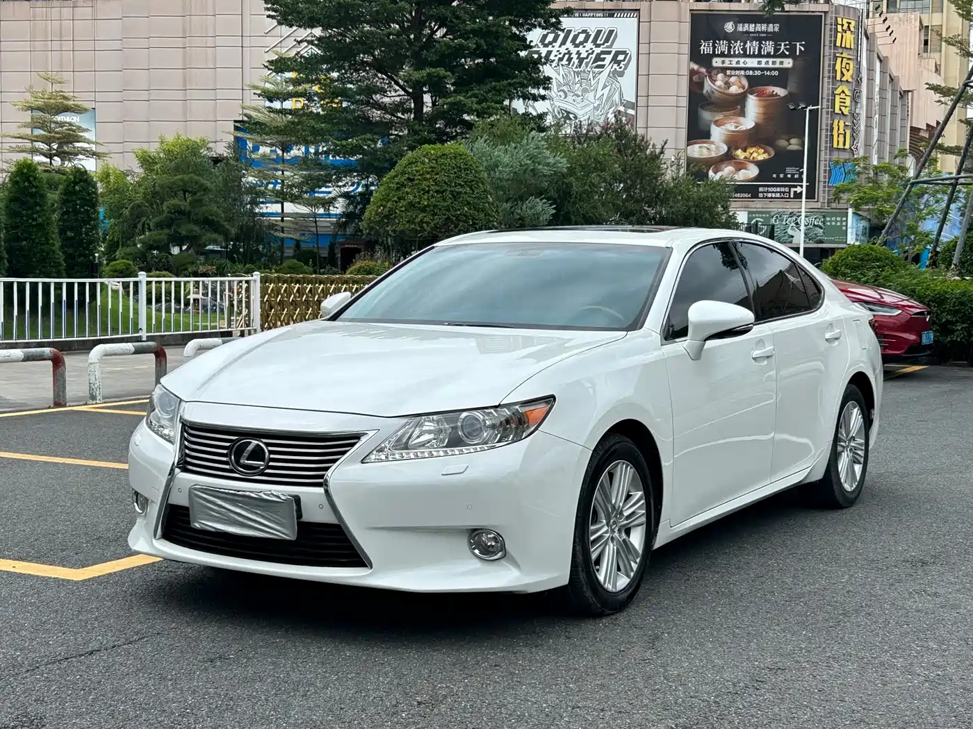 Фото 1 - Lexus ES