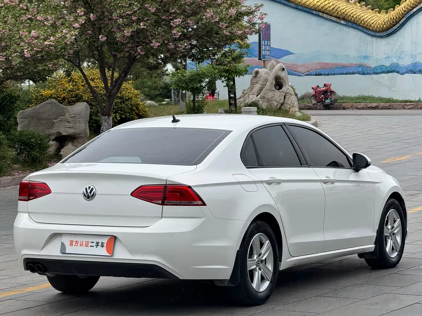 Volkswagen Lamando 2017 230TSI DSG Trend Edition фото 4