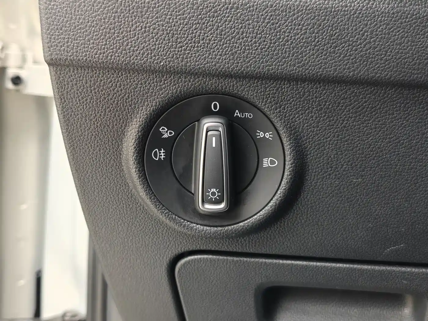 Volkswagen Tiguan L 2022 380TSI Automatic 4WD R-Line Cross Edition 7-Seater фото 15