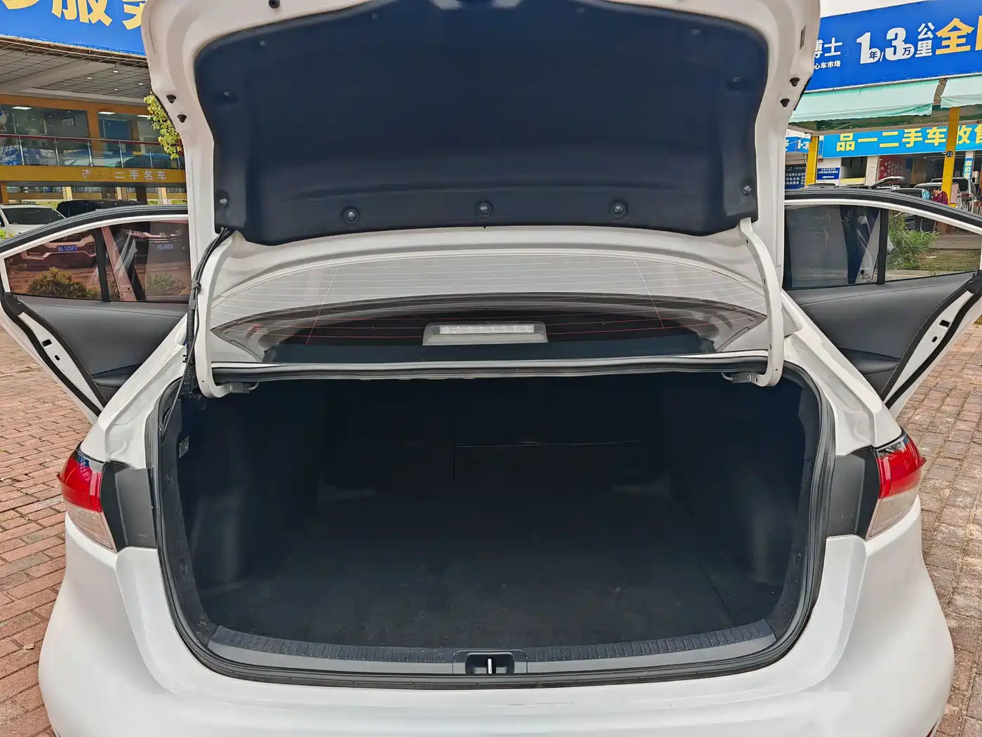 Toyota Levin 2022 Dual Engine 1.8H E-CVT Luxury Edition фото 13