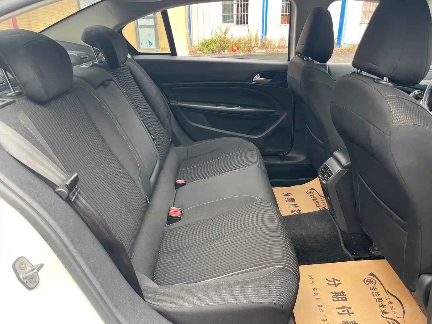 Peugeot 408 2015 Model 1.2T Automatic Luxury Edition фото 18