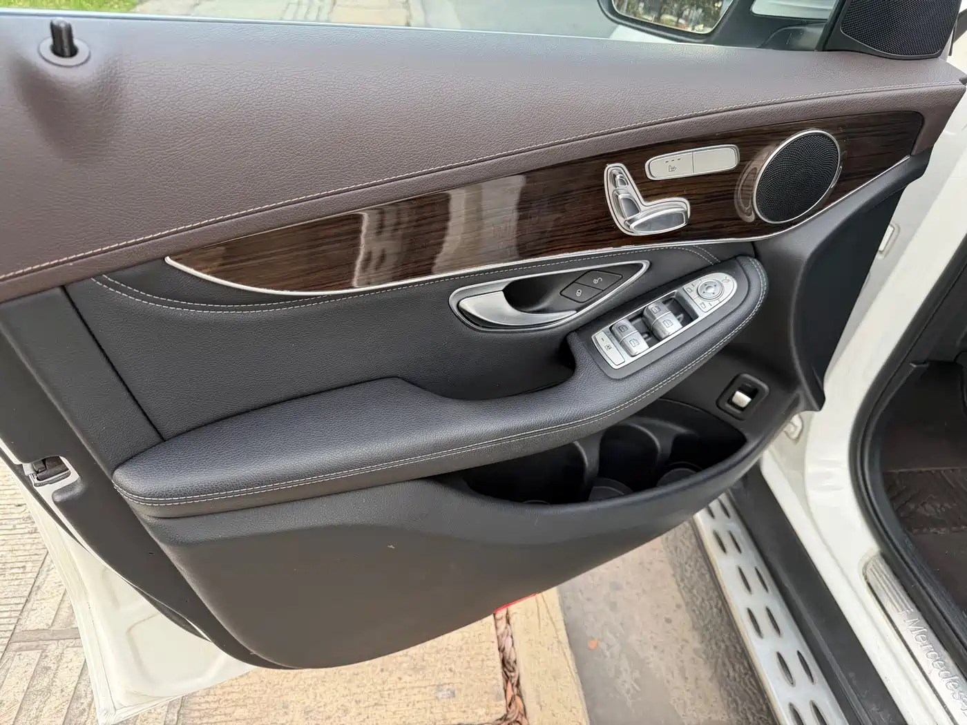 Mercedes-Benz GLC 2018 Facelift GLC 260 4MATIC Luxury фото 9