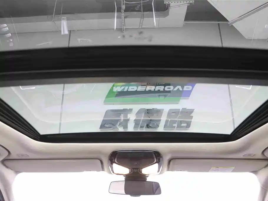 BMW 3 Series 2024 325Li M Sport Shadowline Package фото 23