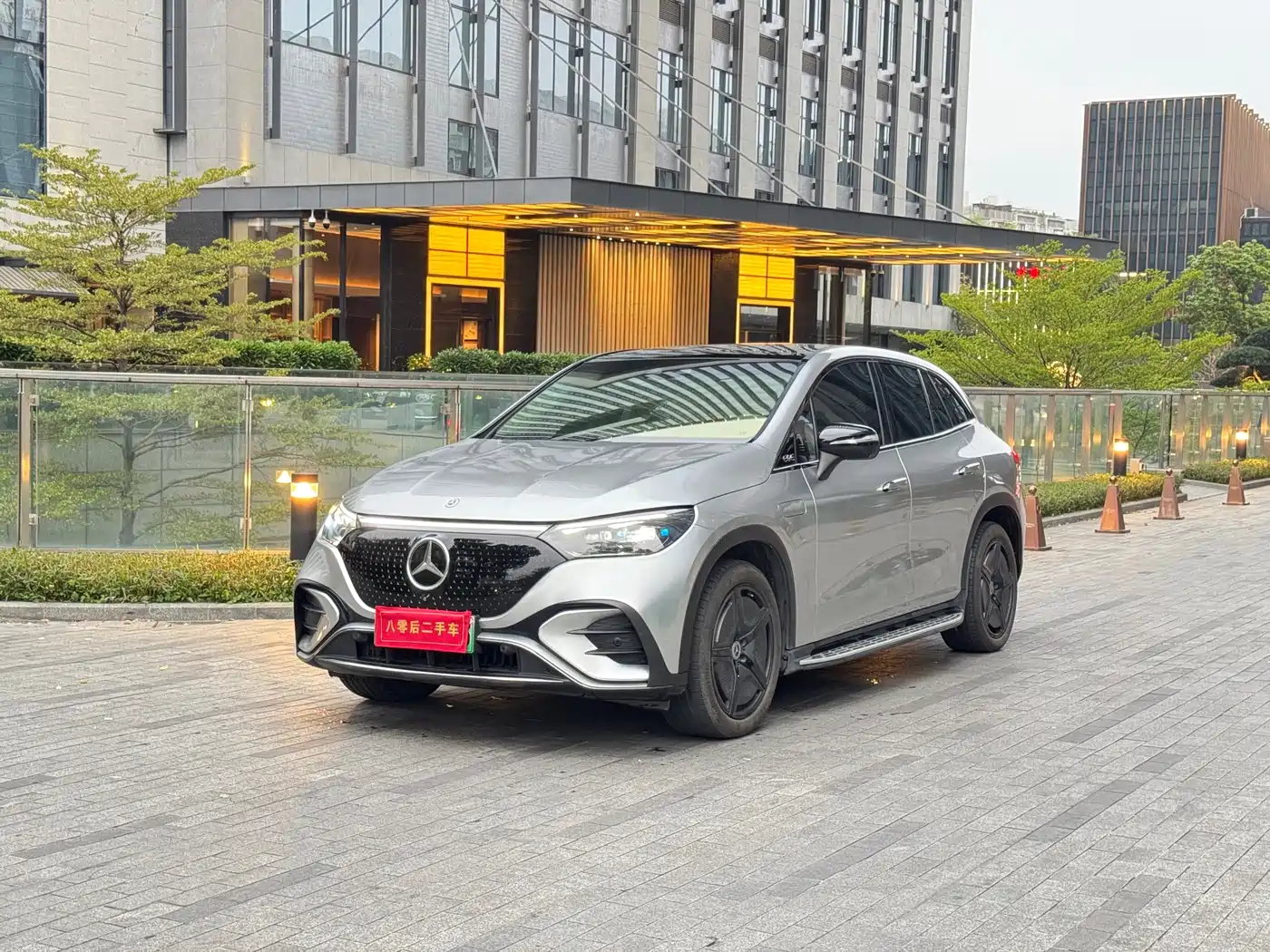 MERCEDES-BENZ EQE SUV