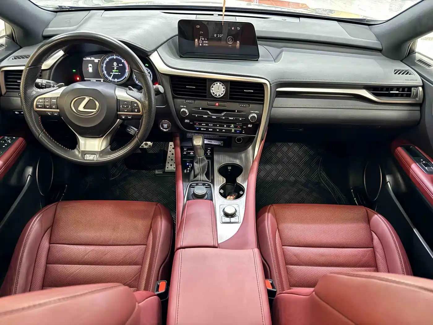 Фото 9 - Lexus RX