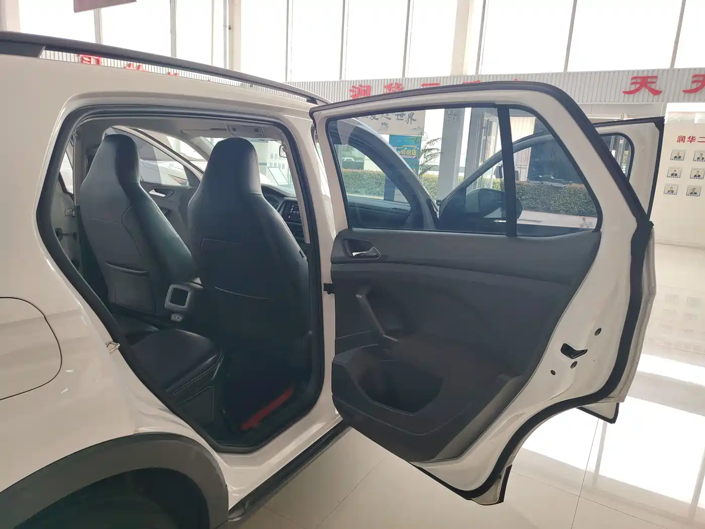 Фото 4 - Volkswagen T-Cross