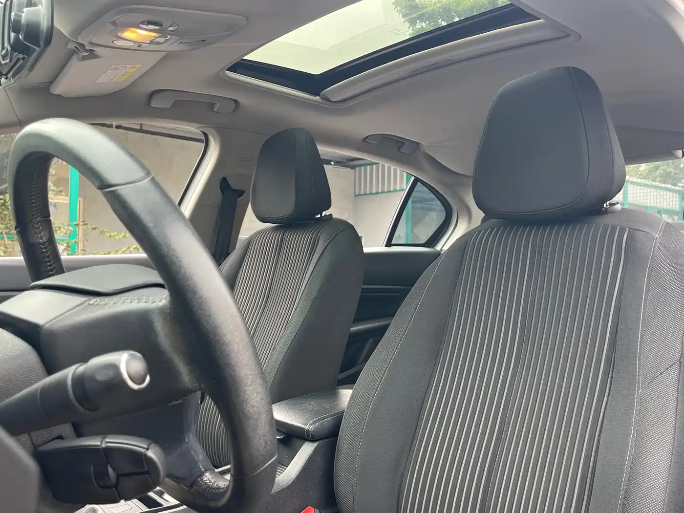 Peugeot 408 2015 Model 1.2T Automatic Luxury Edition фото 14