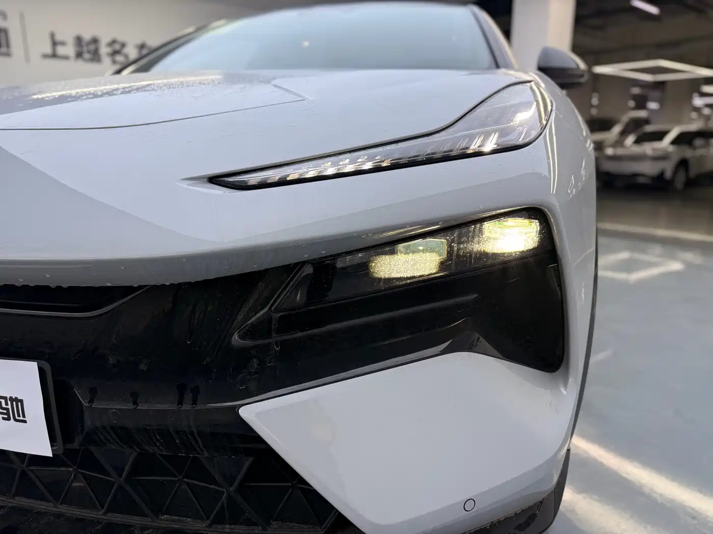 Lotus Cars ELETRE 2025 600 Touring фото 21