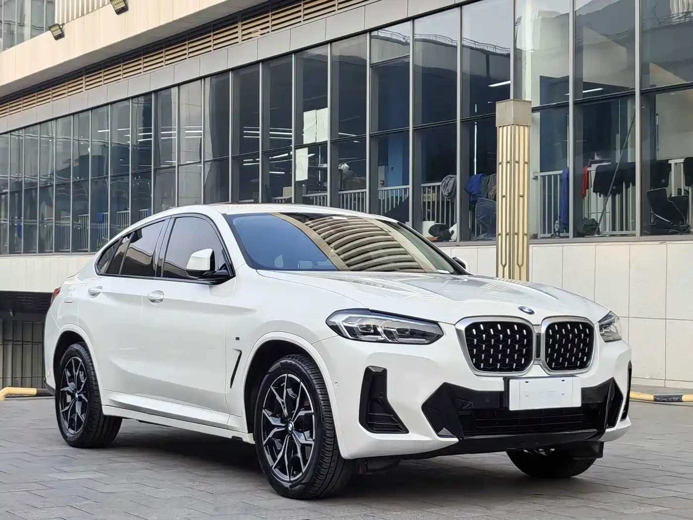 Photo 3 - BMW X4