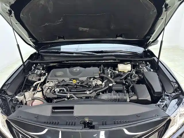 Toyota Camry 2023 Hybrid 2.5HGVP Leading Edition фото 20