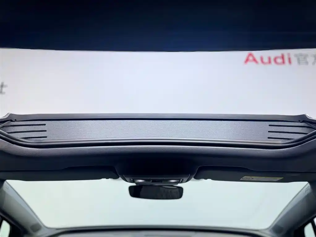 Audi Q4 e-tron 2023 50 e-tron quattro Creation Enjoyment Edition фото 12
