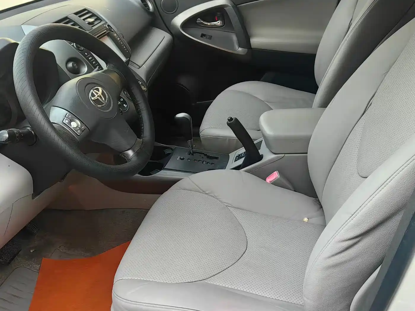 Toyota RAV4 Rongfang 2011 2.4L Automatic 4WD Luxury Edition фото 9