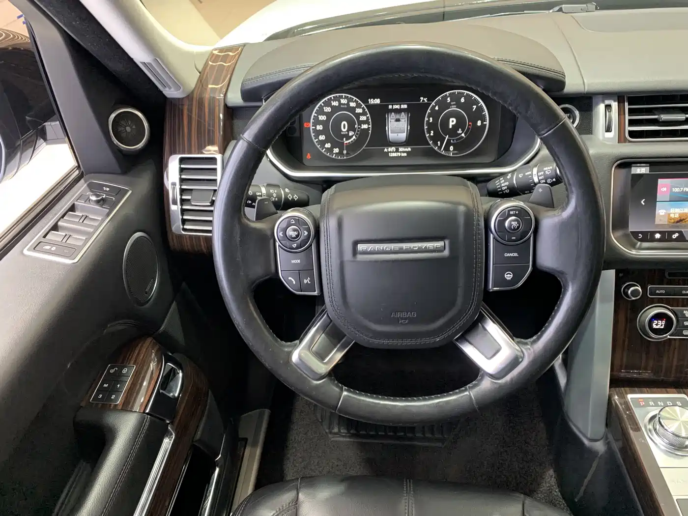 Land Rover Range Rover 2017 3.0 SC V6 Golden Age Edition фото 12