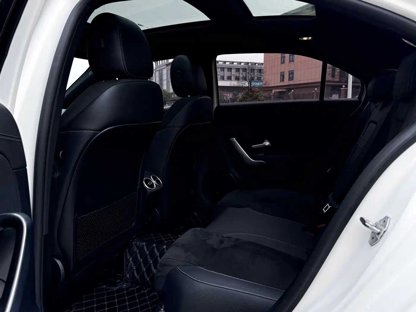 Mercedes-Benz A-Class 2021 A 200 L Sport Sedan Fashion Edition фото 5