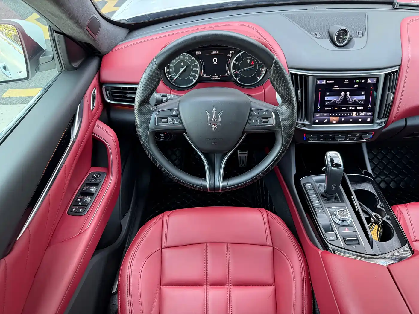 Фото 10 - Maserati Levante