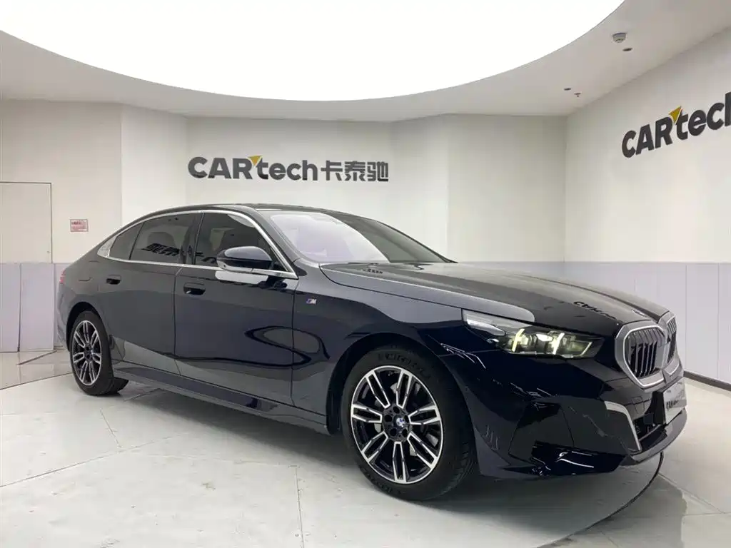 BMW 5 Series 2024 530Li Leading M Sport Package фото 2