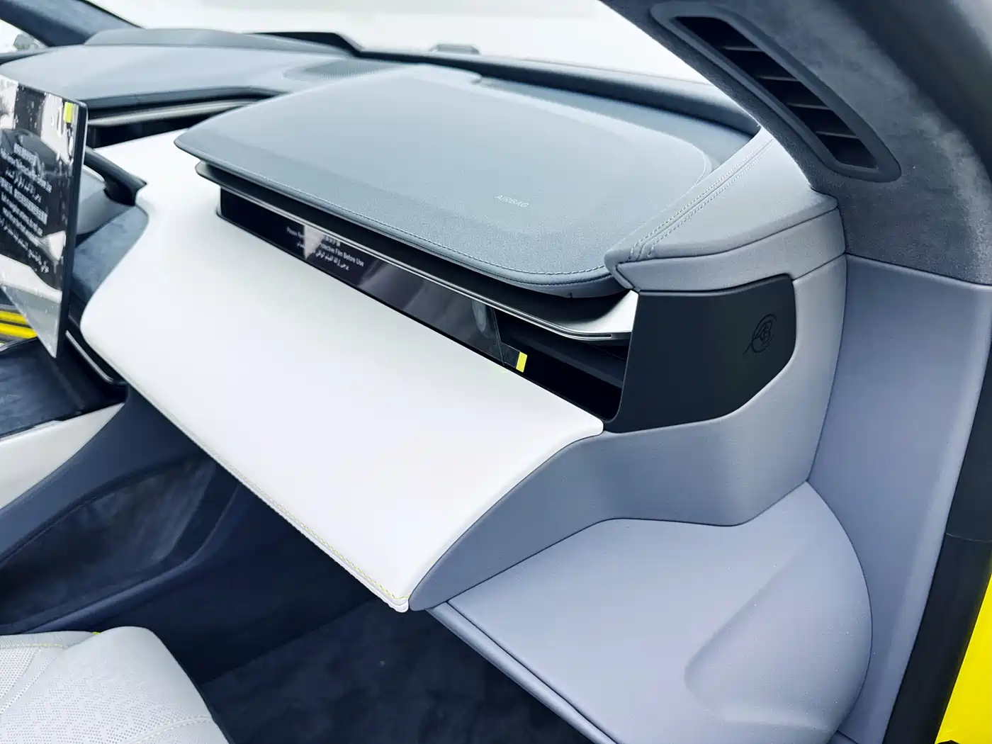 LOTUS SPORTS CAR EMEYA FLOWERS