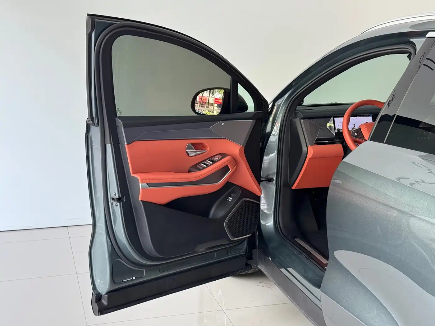 BYD Tang L 2025 2025 DM 175KM Drone Player Edition