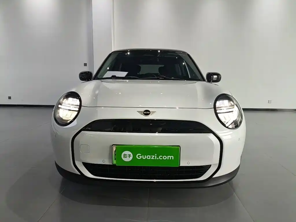 MINI Electric MINI COOPER 2025 2025 Model 456km COOPER E Classic