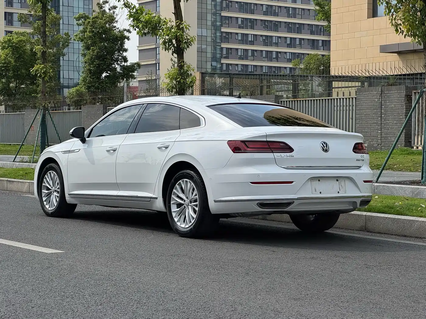 Volkswagen FAW-Volkswagen CC 2019 330TSI Charm Edition China VI фото 12