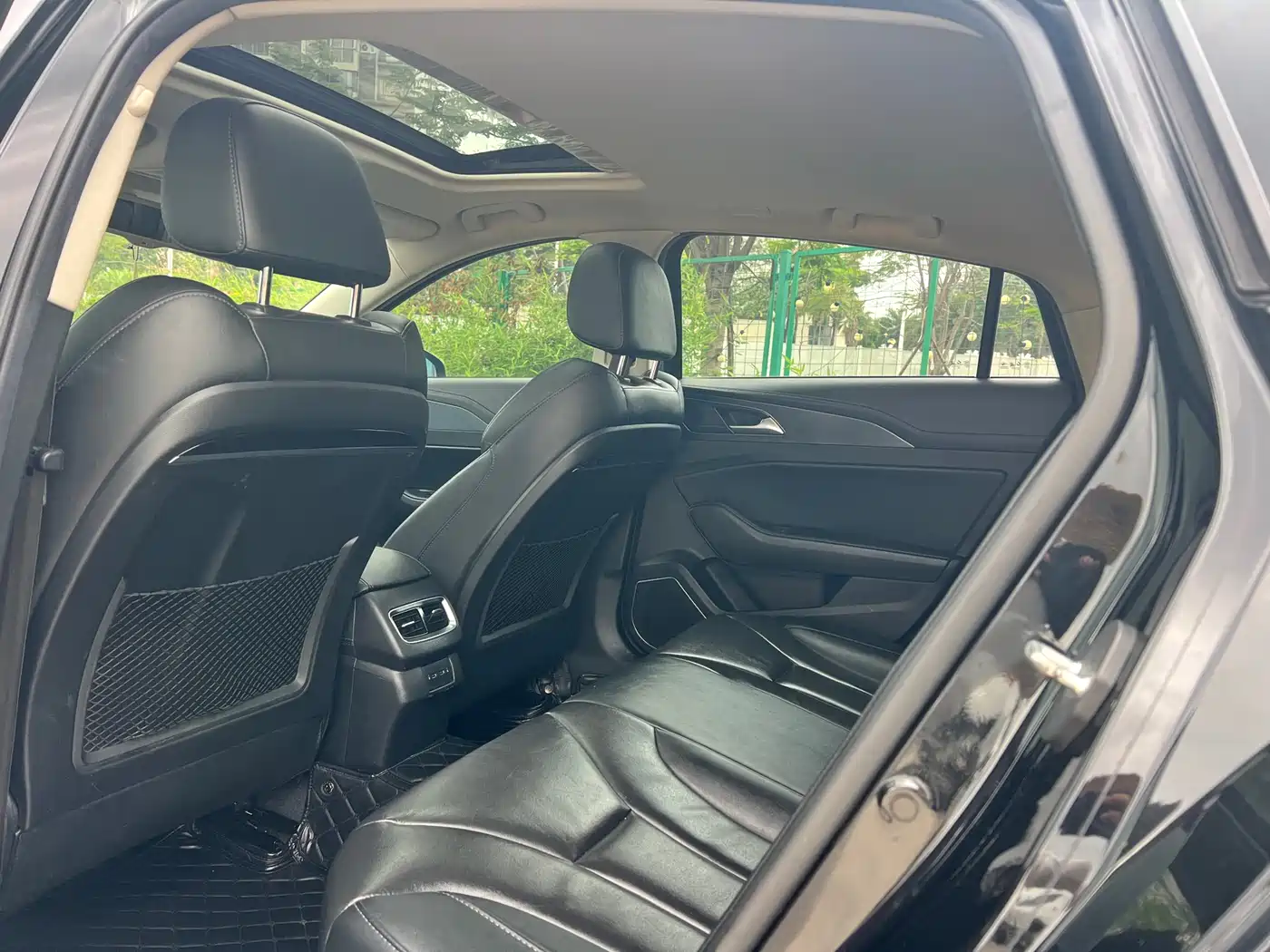 Hongqi H5 2022 Classic 1.8T Auto Smart Connect Flag Rhythm Edition фото 6