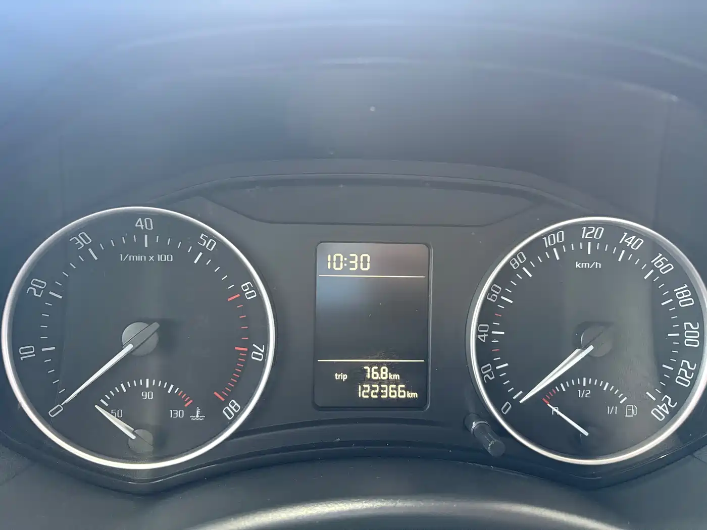 Škoda Octavia 2014 1.6L Auto Yijun Edition фото 10