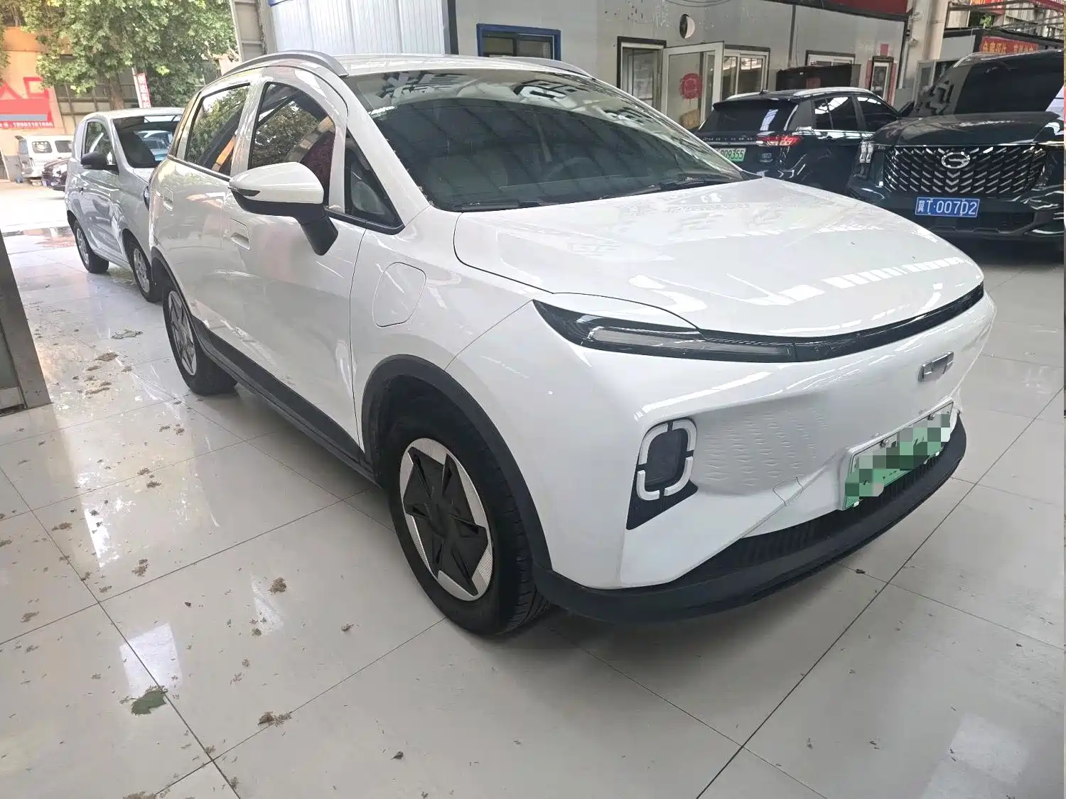 Фото 2 - Geely Geometry E Firefly