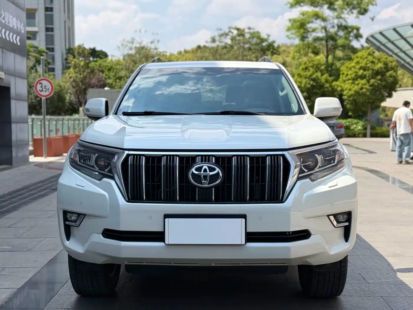 Toyota Prado 2018 3.5L Automatic TX-L Rear-mounted Spare Tire фото 2