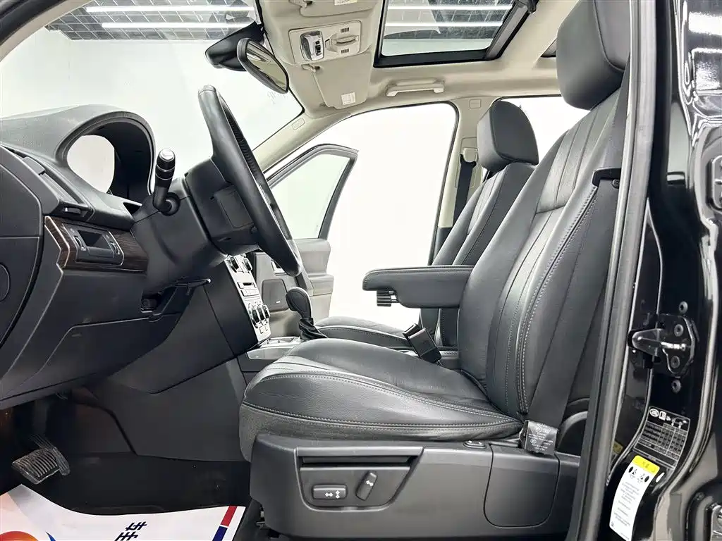 Land Rover Freelander 2 2013 2.0T Si4 SE Petrol Version фото 5