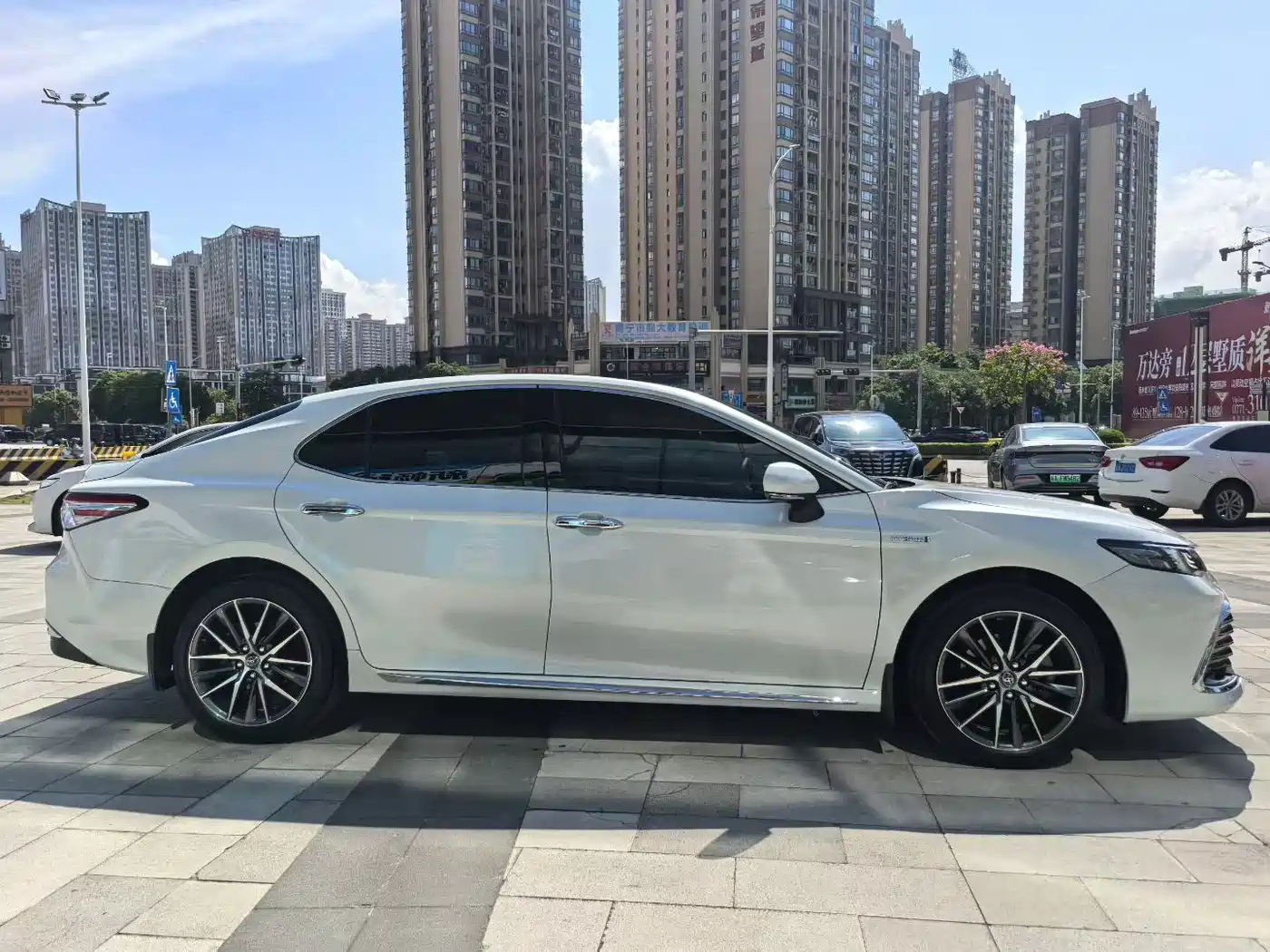 Toyota Camry 2021 2.5G Luxury Edition фото 8