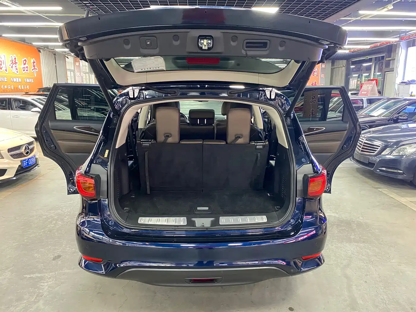 Infiniti QX60 (Import) 2020 2.5 S/C Hybrid 2WD Excellence Edition фото 13
