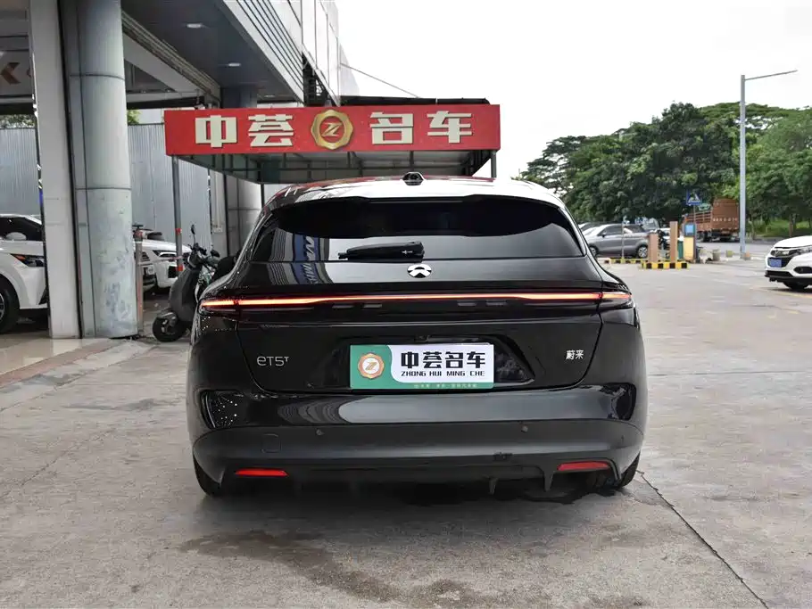 NIO NIO ET5T