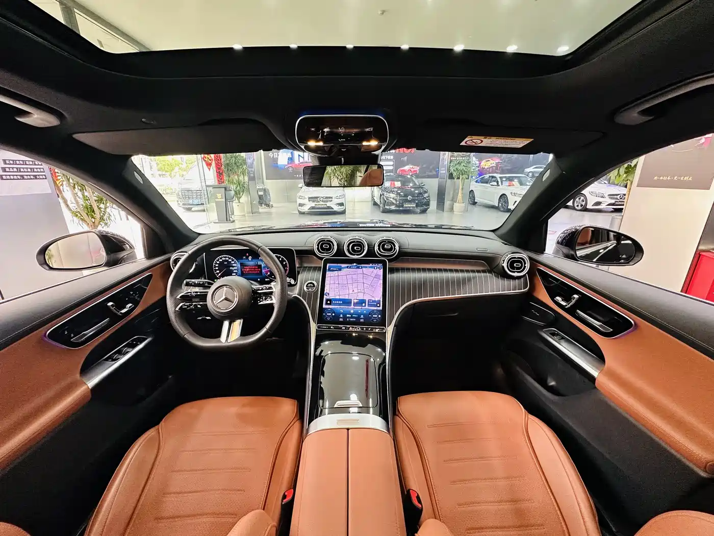 Mercedes-Benz GLC 2023 GLC 260 L 4MATIC Luxury 5-Seater фото 4